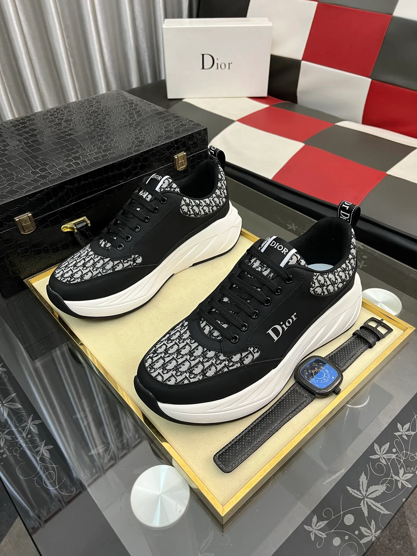Ex-factory price: 438⌚️⌚️[Dior] Dior’s new men’s genuine leather casual shoes, the highest version on the market, any comparison is welcome🆚! The original leather has excellent texture and is super high-end! Fetal sheep net lining imported from Italy, removable pad! Luxurious materials and fine workmanship, highly recommended! Code number: 38-443️⃣Colors available